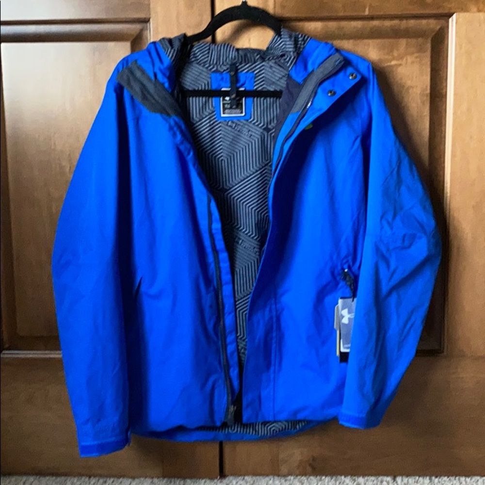UnderArmour windbreaker